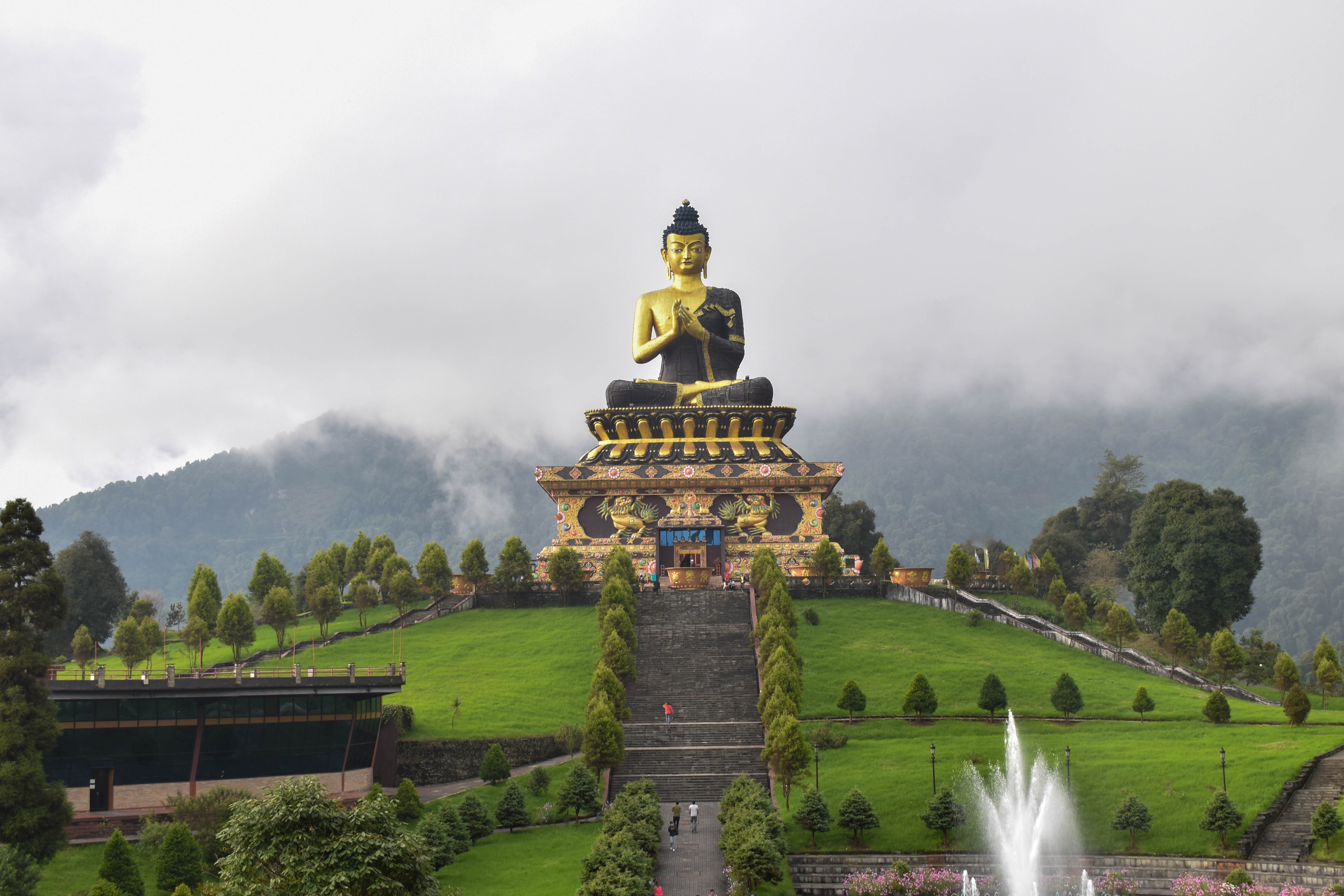 MAJESTIC NORTH SIKKIM AND DARJEELING 8N/9D GROUP TOUR INCLUDING FLIGHTS (BOM-IXB-BOM)